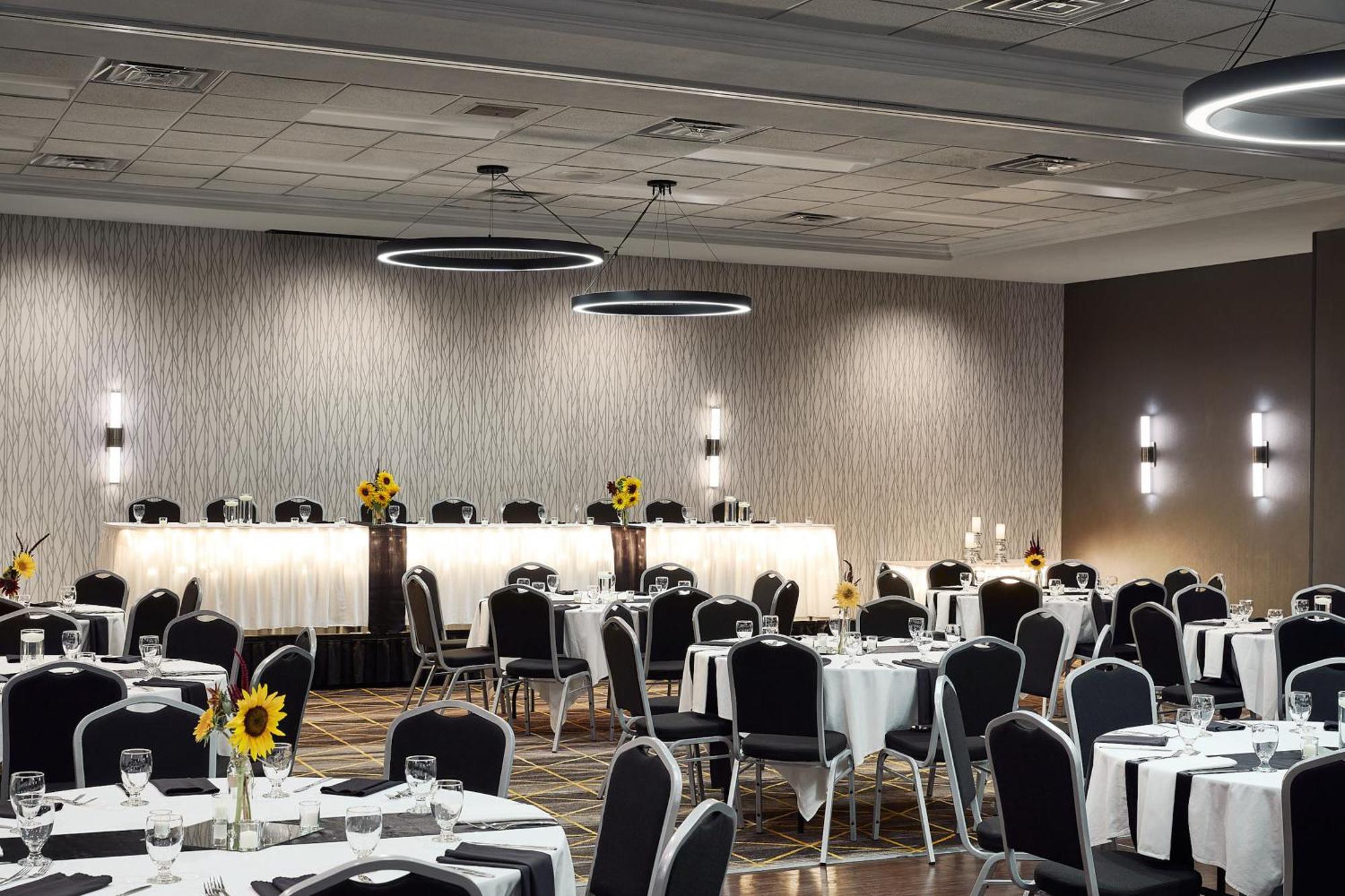 Holiday Inn Hotel & Suites Madison West - Middleton By Ihg Exterior foto